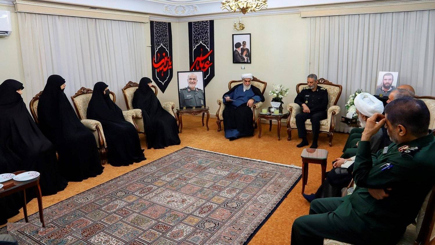 حضور رئیس دفتر رهبر انقلاب در منزل شهید سلامی