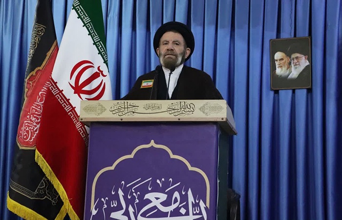وحدت و اتحاد رمز موفقیت ملت ایران در بحران‌ها امام جمعه خرم آباد وحدت، اتحاد و همدلی را رمز موفقیت ملت ایران در همه بحران‌ها و شرایط سخت دانست و تأکید کرد: دشمنان بدانند مردم ایران از هیچ میدانی و هیچ صحنه‌ای عقب‌نشینی نخواهند کرد.