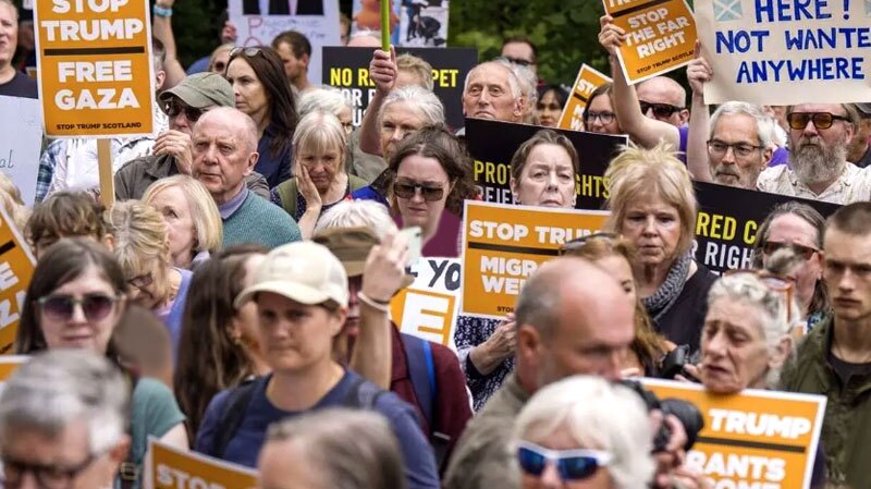 اعلام آمادگی گروههای مردمی انگلیس در اعتراض گسترده به سفر ترامپ اعلام آمادگی گروههای مردمی انگلیس در اعتراض گسترده به سفر ترامپ
