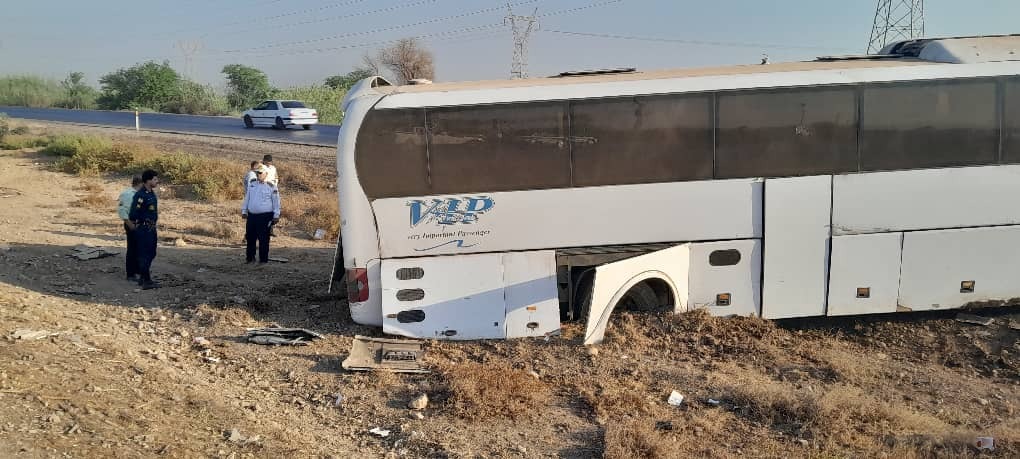 حادثه واژگونی اتوبوس در محور شوش به اهواز