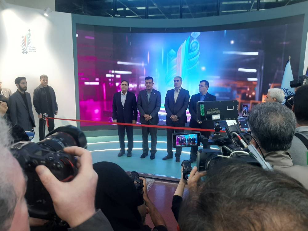 شانزدهمین نمایشگاه نانو و نخستین نمایشگاه فرایران آغاز بکار کرد