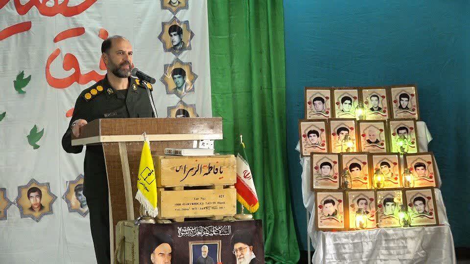 یادواره ۲۳ شهید دانش آموز در تکاب برگزار شد