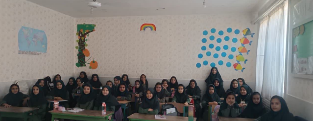 دوستی با حیوانات در مدارس اردکان دوستی با حیوانات در مدارس اردکان