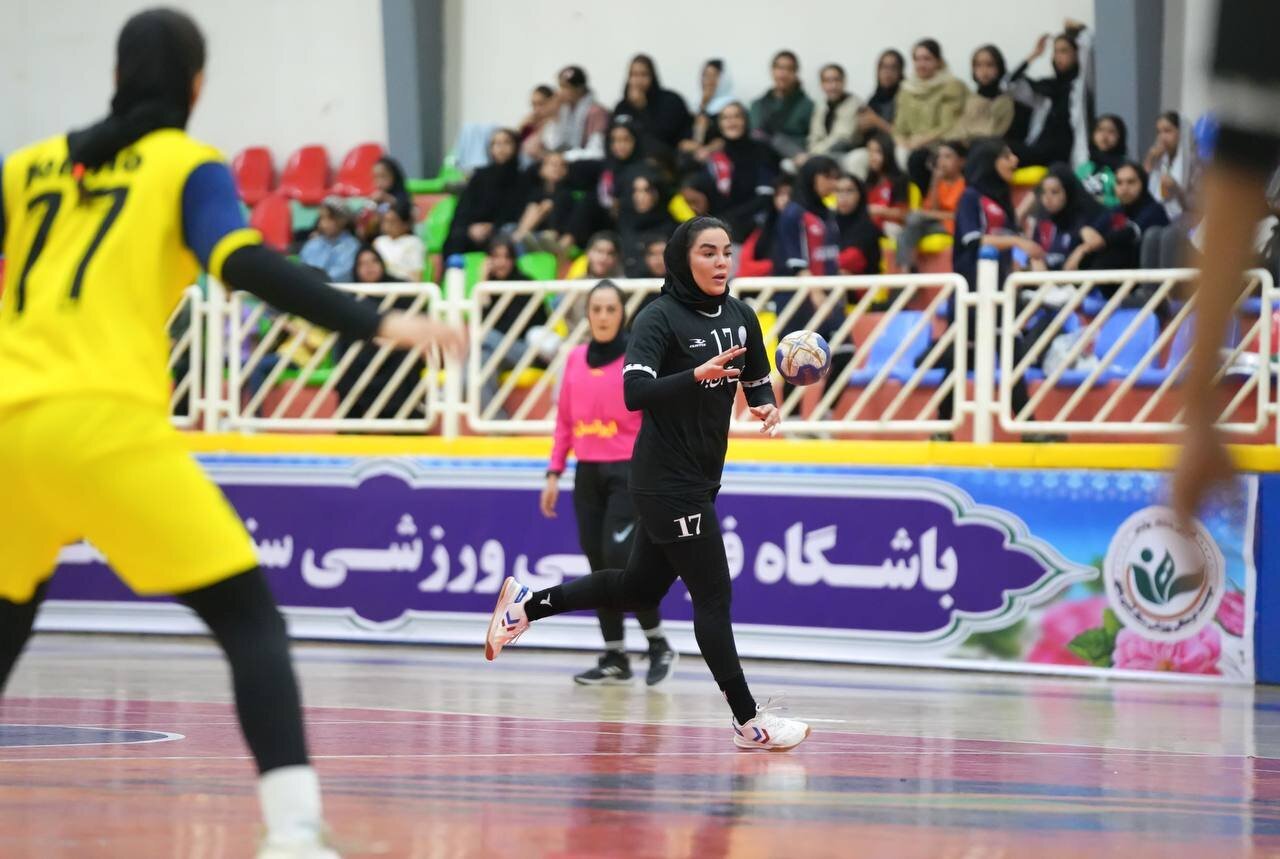 از سرگیری مسابقات لیگ برتر هندبال بانوان باشگاههای ایران پس از وقفه ۱۵ روزه از سرگیری مسابقات لیگ برتر هندبال بانوان باشگاههای ایران پس از وقفه ۱۵ روزه
