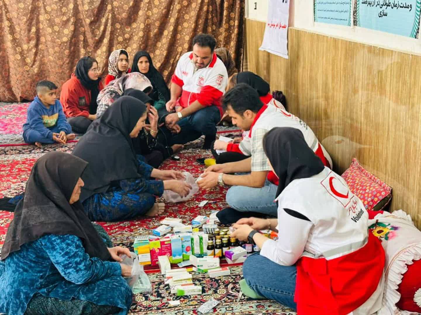 ارائه خدمات رایگان سلامت به بیماران در رستم ارائه خدمات رایگان سلامت به بیماران در رستم