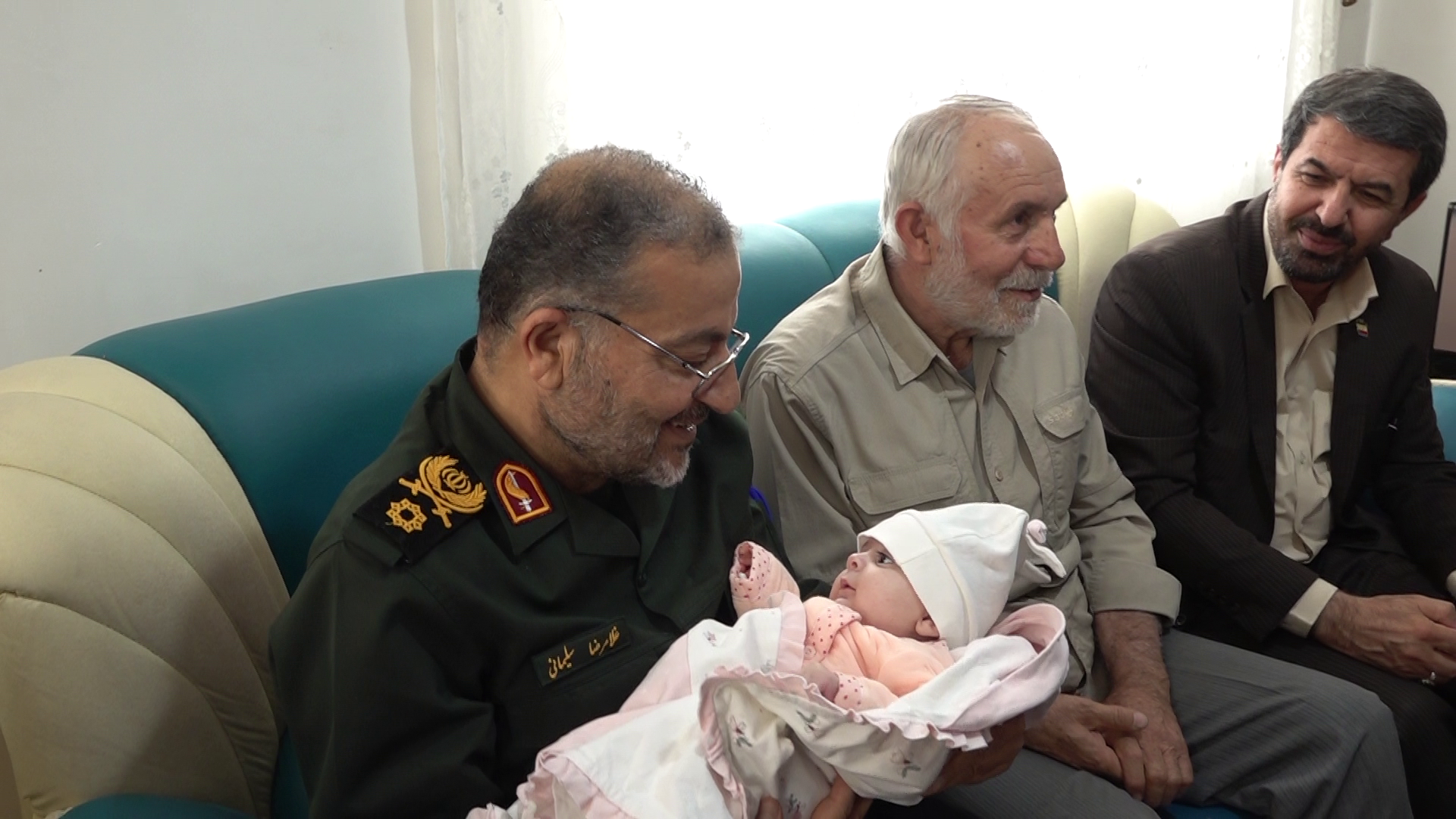 دلجویی رئیس بسیج مستضعفان کشور از شهدای جنگ ۱۲ روزه