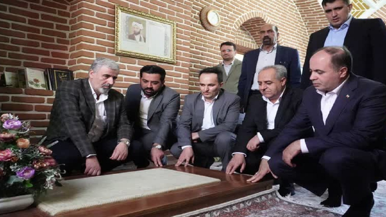 شیخ محمود شبستری سرمایه معنوی ایران و جهان اسلام