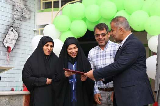 تجلیل مدیرکل آموزش و پروش آذربایجان غربی  از  دانشآموز عدالتخواه تجلیل مدیرکل آموزش و پروش آذربایجان غربی  از  دانشآموز عدالتخواه