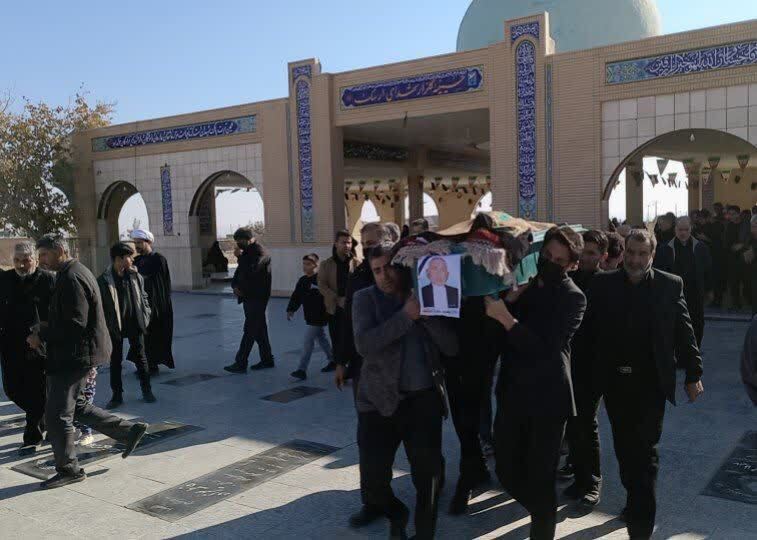 تشییع پیکر پدر شهید حسین منفرد در ارسک بشرویه تشییع پیکر پدر شهید حسین منفرد در ارسک بشرویه