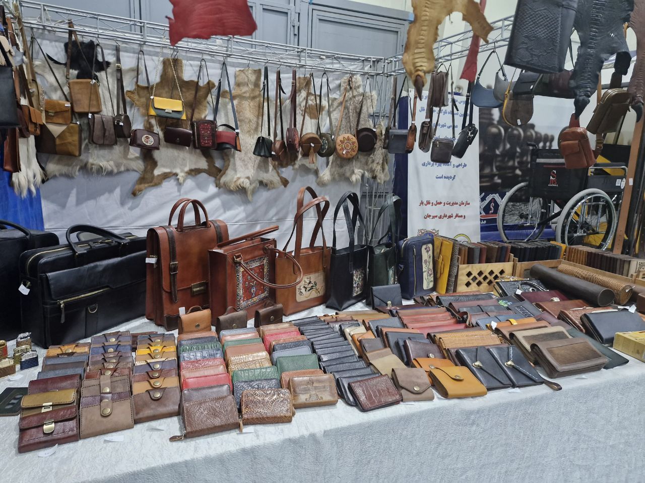 نمایشگاه مهر مادری در سیرجان نمایشگاه مهر مادری در سیرجان