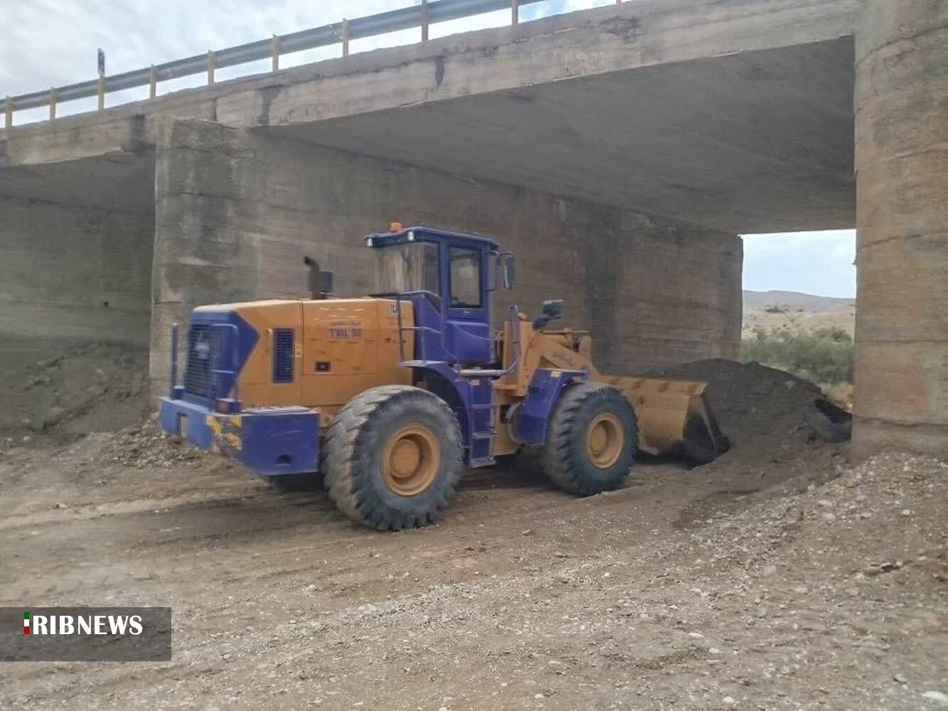 پاکسازی و تنقیه ۱۳۶ دستگاه پل و آبنما در جادههای خراسان شمالی پاکسازی و تنقیه ۱۳۶ دستگاه پل و آبنما در جادههای خراسان شمالی