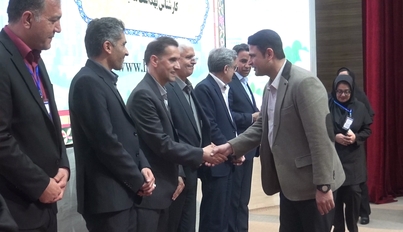 تجلیل از ۷۱ نفر از دست اندرکاران بهداشتی و درمانی خراسان جنوبی