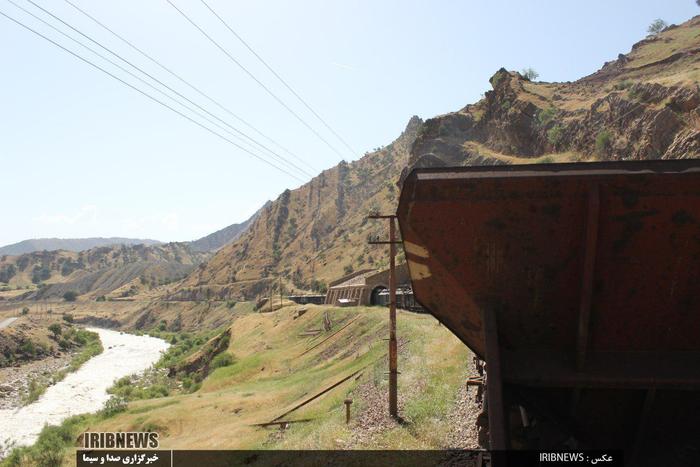 کوچ بهاره عشایر شرق لرستان به سمت مناطق ییلاقی استان 