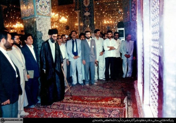 تشرف حضرت آیت‌الله خامنه‌ای به حرم حضرت زینب کبری (سلام‌الله‌علیها)