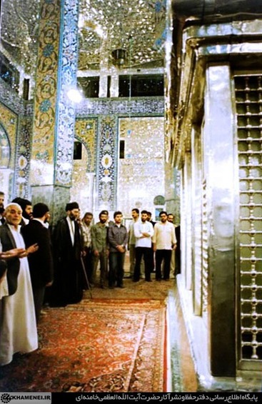 تشرف حضرت آیت‌الله خامنه‌ای به حرم حضرت زینب کبری (سلام‌الله‌علیها)