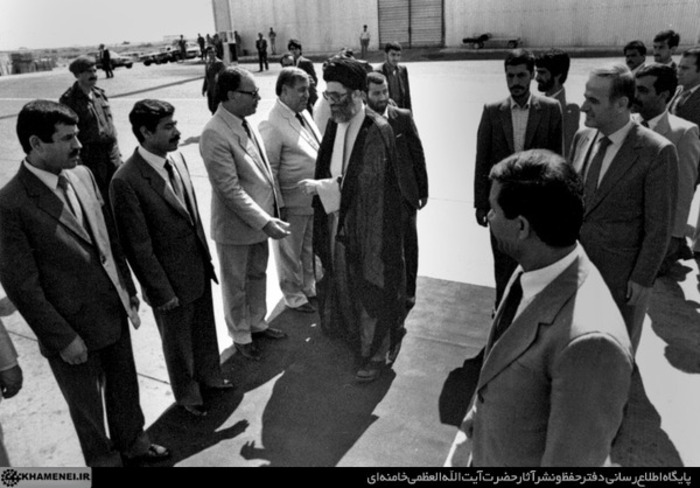 بدرقه حضرت آیت‌الله خامنه‌ای و هیات همراه از سوی مرحوم حافظ اسد و مقامات سوری